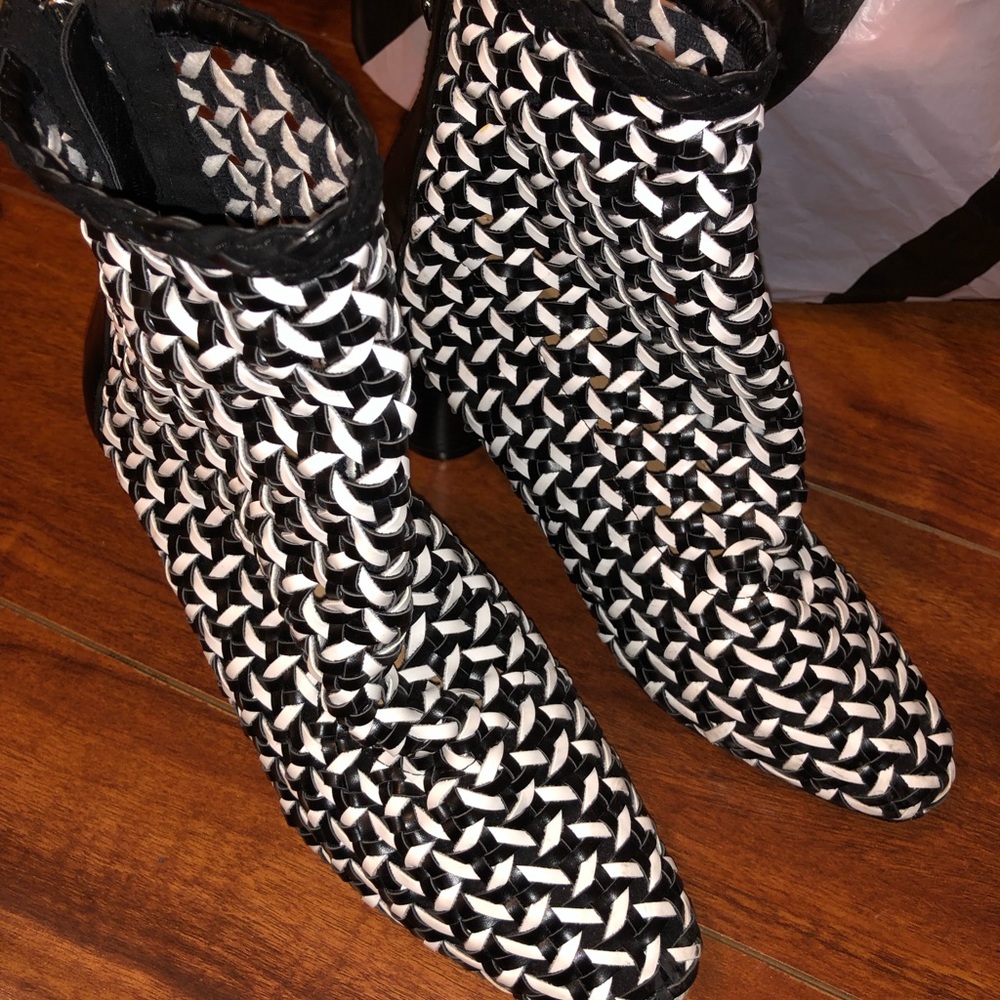 ZARA BOOTIES